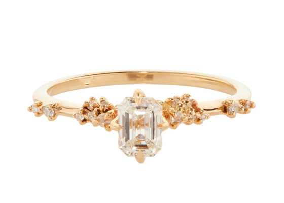 Manier Emerald Cut Diamond Ring, Klauw Vastgestelde Overeenkomst Ring With 6×8mm Steen