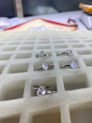 De peer sneed Sierlijke Moonstone-Ring, 14K Rose Gold Simple Moonstone Ring