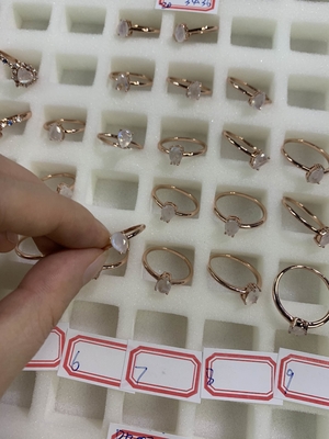 De peer sneed Sierlijke Moonstone-Ring, 14K Rose Gold Simple Moonstone Ring