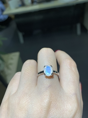 14K het witgoudovaal sneed Moonstone-de Ringen van de Verjaardagsring with CZ van Overeenkomstenvrouwen