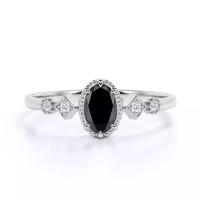 Het ovaal sneed Zwart-wit Diamond Accents Milgrain 5 het Karaat van Steenverlovingsring 1,5
