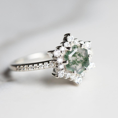 Filigraanchevrontiara 0,6 karaat Ronde Besnoeiing Moss Green Agate en Diamond Wedding Ring Set in Rose Gold