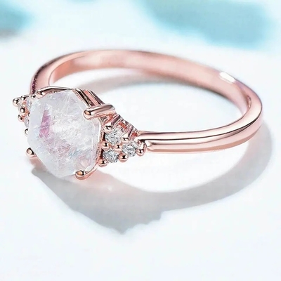 925 Sterling Silver Rainbow Moonstone Jewelry het Ovaal sneed Uitstekende Moonstone-Verlovingsring voor Vrouwen