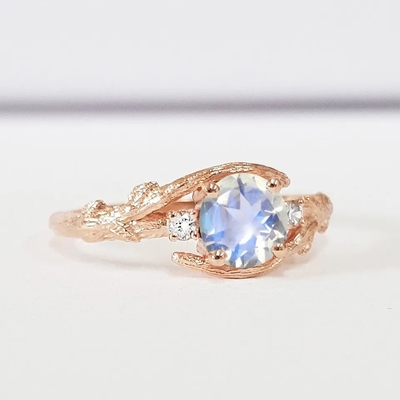 Ring van Moonstone van 925 de Juwelen de Sierlijke Ringen van Sterling Silver CZ Natuurlijke Gefacetteerde Blauwe