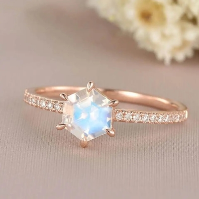 Rose Gold Hexagon Shaped Wedding-de Verlovingsring van Juwelenmoonstone