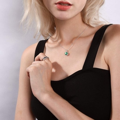 Elegante Zilveren 925 Sterling Silver Heart Pendant Necklace Gesimuleerd Emerald Birthstone Necklace