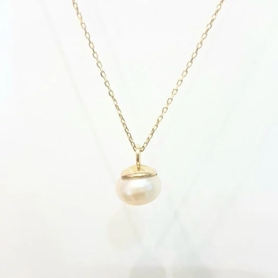 14K de tegenhangerhalsband voor Vrouwen is met verfraaide een 6MM Zoetwaterparel