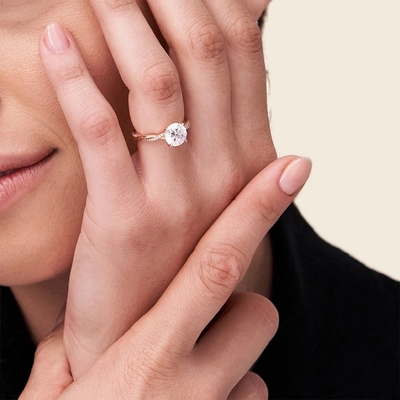 Het tengere Verdraaide Gele Goud van Wijnstokdiamond engagement ring in 9k