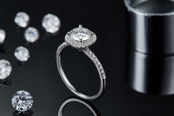 Het vierkant sneed Bruids Vierkant de Diamantgoud van Vrouwenmoissanite met Zilveren Romantische Trouwring