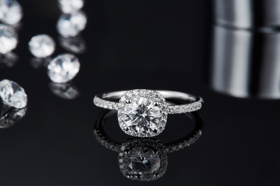 Het vierkant sneed Bruids Vierkant de Diamantgoud van Vrouwenmoissanite met Zilveren Romantische Trouwring