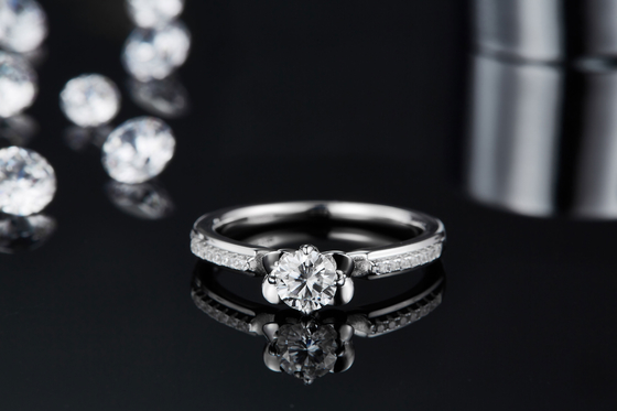 Van de Overeenkomstenring unique 14KN van Moissanite van de bloembesnoeiing het Witgoud Ring Moissanite Engagement   Ring