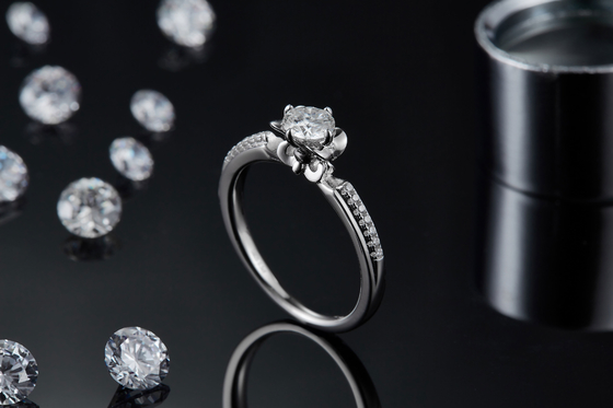 Van de Overeenkomstenring unique 14KN van Moissanite van de bloembesnoeiing het Witgoud Ring Moissanite Engagement   Ring