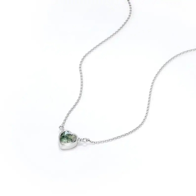 925 Zilveren Eenvoudig Natuurlijk Licht Briljant Elegant Groen Hart Gevormd Moss Agate Necklace For Sale