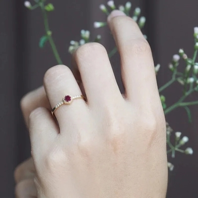 De Minimale Overeenkomst Ring Dainty Unique van giftsterling silver natural ruby hexagon