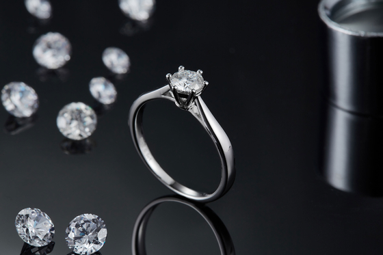 Minimalistische Huwelijksjuwelen 9K Zilveren Ring Round Cut White Moissanite CZ