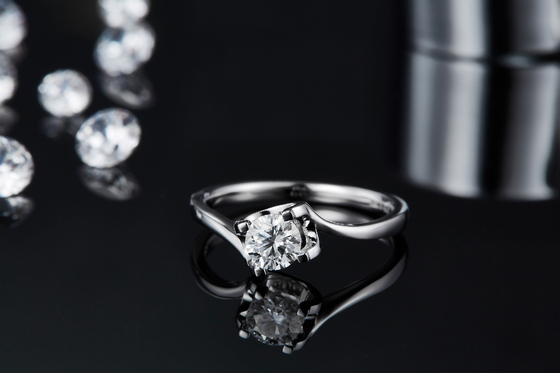 RD 4MM Trapezoïdale Witte van de Ringscz van Moissanite 9K Zilveren Minimalistische het Huwelijksjuwelen