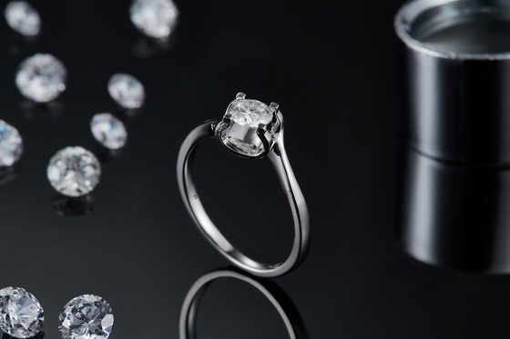 RD 4MM Trapezoïdale Witte van de Ringscz van Moissanite 9K Zilveren Minimalistische het Huwelijksjuwelen