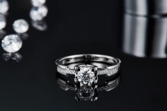 Het witte van de Douanesytle CZ van Moissanite Minimalistische Huwelijk Ring For Women