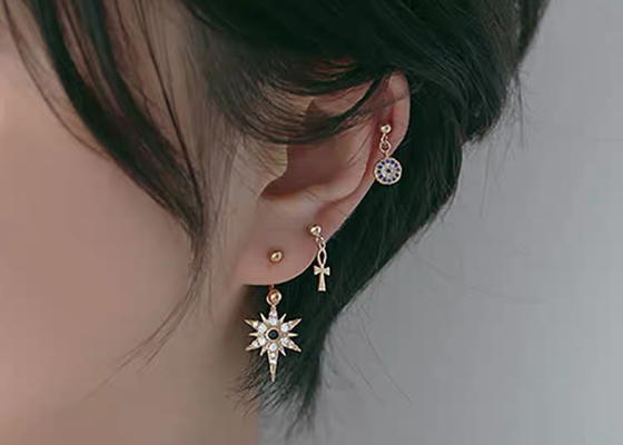 0.126ct 14k Gouden Diamond Cartilage Earrings, OEM van de schroefoorringen van 14pcs Doordringende
