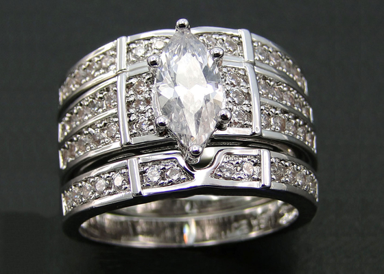Gouden de Overeenkomstentrouwring van 10K 14K, ODM van de de Diamantring van 0.68ct 56pcs Natuurlijke