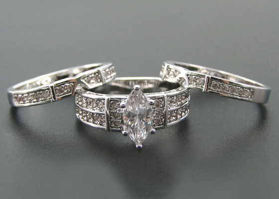 Gouden de Overeenkomstentrouwring van 10K 14K, ODM van de de Diamantring van 0.68ct 56pcs Natuurlijke