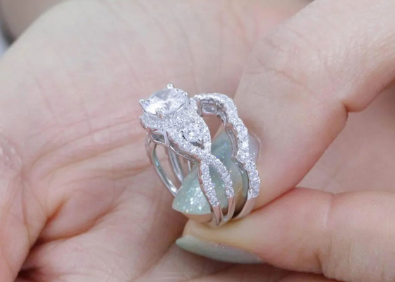 OEM ODM Natuurlijk Diamond Wedding Rings, de Belofteringen 6.5mm van de Halostijl Afmeting