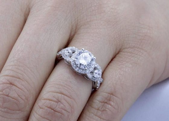 OEM ODM Natuurlijk Diamond Wedding Rings, de Belofteringen 6.5mm van de Halostijl Afmeting
