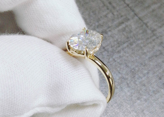 1.5ct het ovaal sneed Laboratorium Gekweekte Moissanite-Rings14k Gouden Materiële 0.7×0.9cm grootte