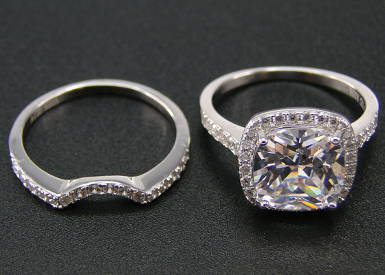 Het Plaatsende Type van halo1.0ct Diamond Engagement Wedding Rings 53PCS Riek