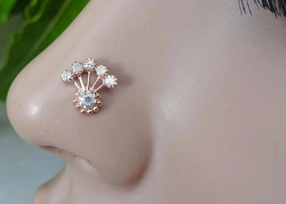 18K Rose Gold Nose Ring With-Diamant 0.05ct voor Dagelijkse Slijtageoem ODM