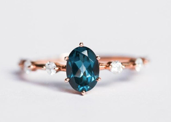 1.56ct Londen Blauw Topaz Ring, Ovale OEM van Vormdiamond ring round cut