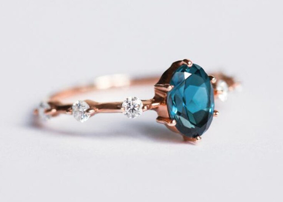 1.56ct Londen Blauw Topaz Ring, Ovale OEM van Vormdiamond ring round cut
