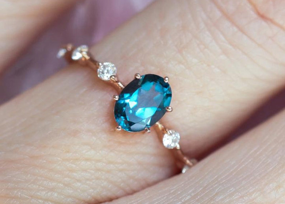 1.56ct Londen Blauw Topaz Ring, Ovale OEM van Vormdiamond ring round cut