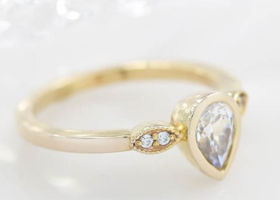 de Gouden Moissanite Ring van 0.77carat 10k, Gouden Patienceverlovingsring 5×7mm Afmeting