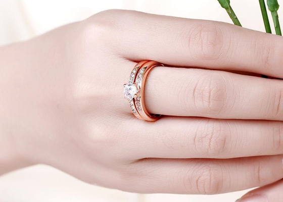 OEM Rose Gold Engagement And Wedding Ring Set met de Steen van 0.44CT 5mm